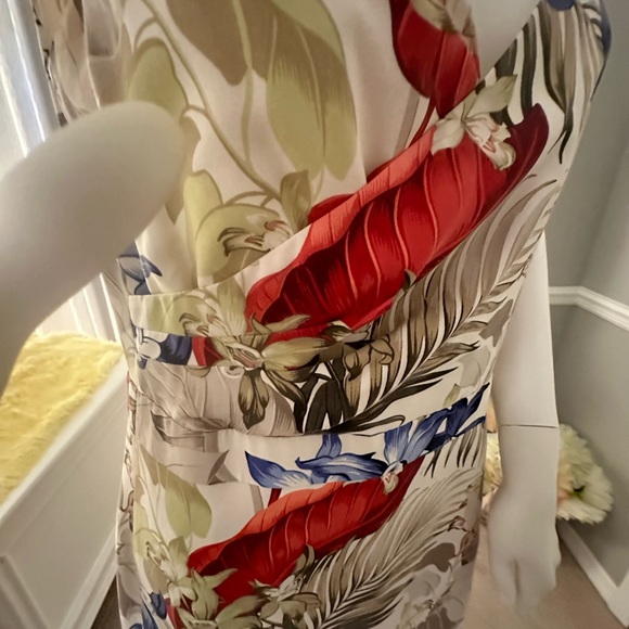 Tommy BAHAMA Floral shift dress. Size 10 fully lined - Picture 3 of 9